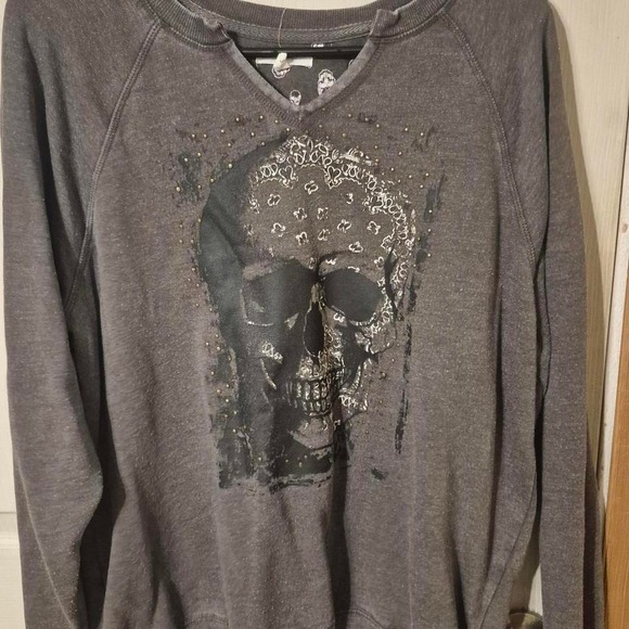 Maurices Sweatshirt Womens Large Grey Good Skull Graphic Studded Notched V-Neck - Picture 2 of 2